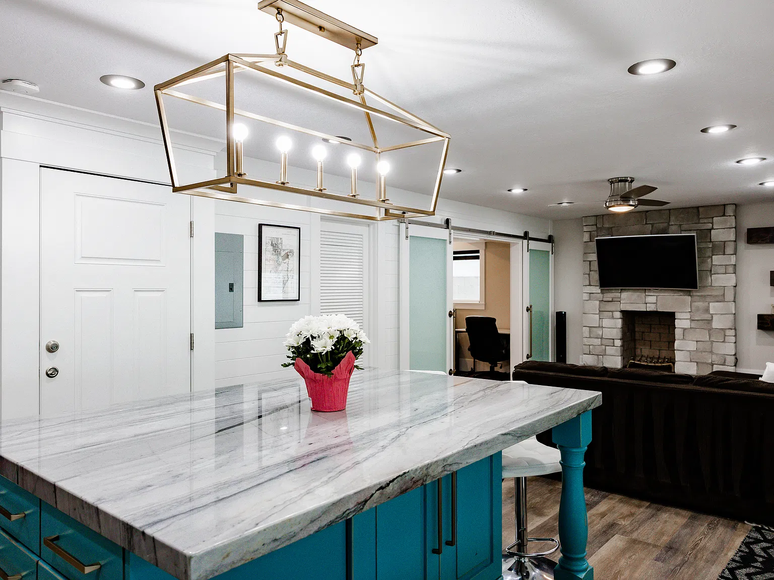 1 bed, 1100 sqft, $1,800 — Photo 3