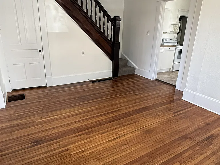242 Hoover St — Photo 11