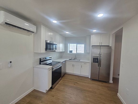 3rd image of 2410-2414 33rd St