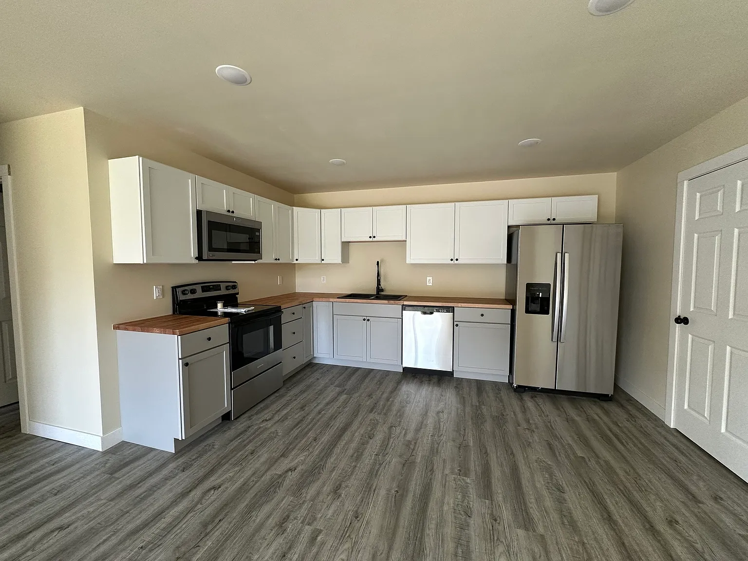 Valley View Estates C — Photo 2