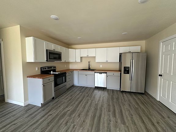 2nd image of 16899 S 12th St #8