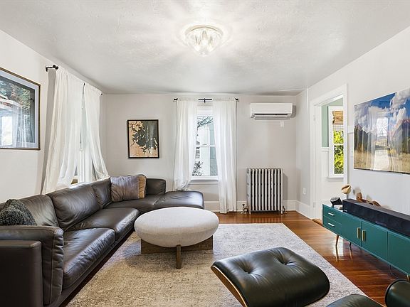 3rd image of 23 A St