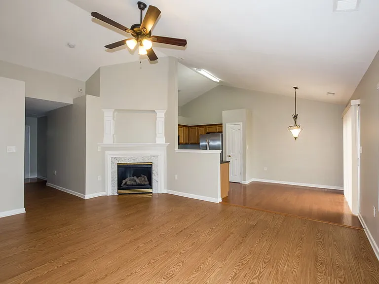 10013 Green Hedge Ave — Photo 3