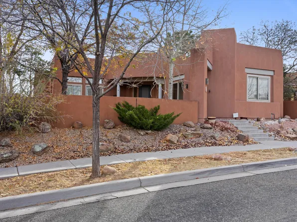 6 Enmedio Pl, Santa Fe, NM 87508