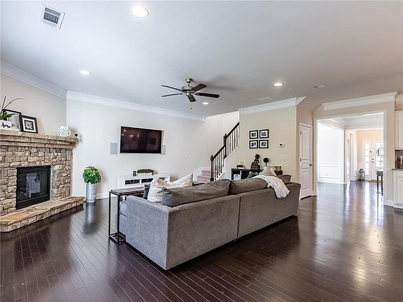 4th image of 3005 Blossom Hill Ct