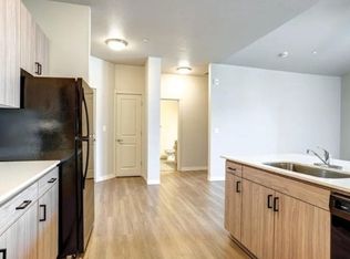 201 S Leroy Ave #E-103, Molalla, OR