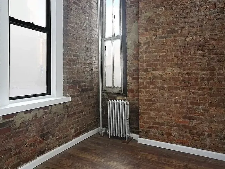 83 Henry St #5 — Photo 3