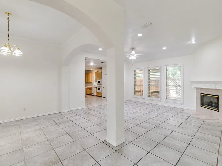 1131 Indy Ct — Photo 16