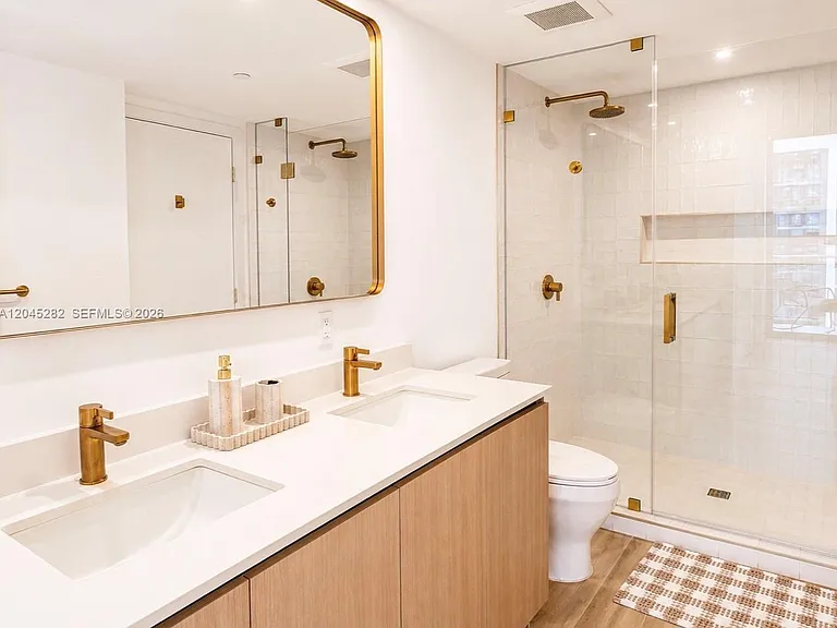 90 Ne St #32 — Photo 7
