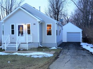 96 Oakwood St, Orchard Park, NY 14127