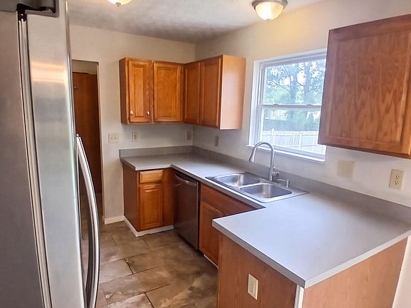 2nd image of 208 Isaac Tharp St