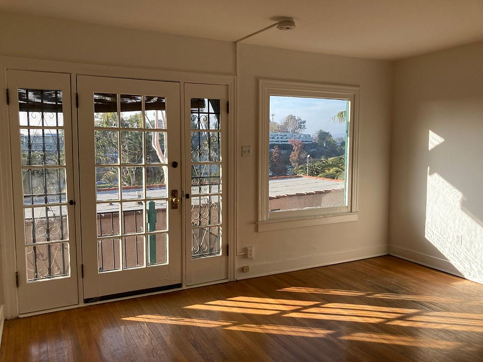 1st image of 682 Echo Park Ave