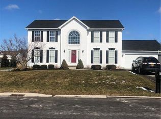 108 Hunters Ridge Rd, Orchard Park, NY 14127