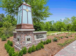 1 Maple Woods Ln, Ocean Springs, MS 39564