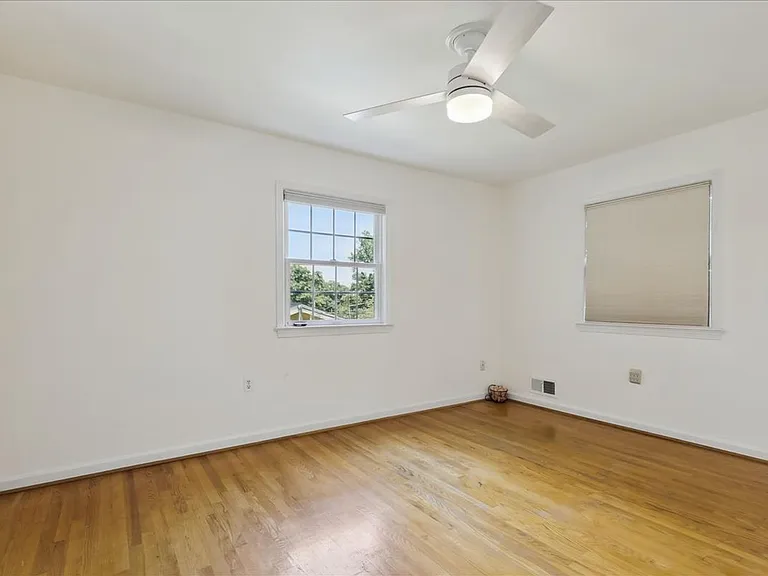1397 Canterbury Way — Photo 20