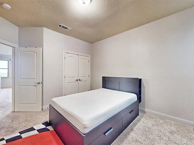 1641 Hidden Bluff Ct — Photo 27