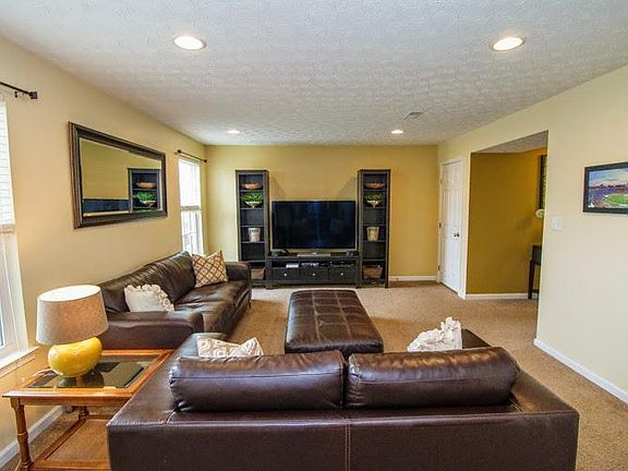 3rd image of 3265 Federalist Dr