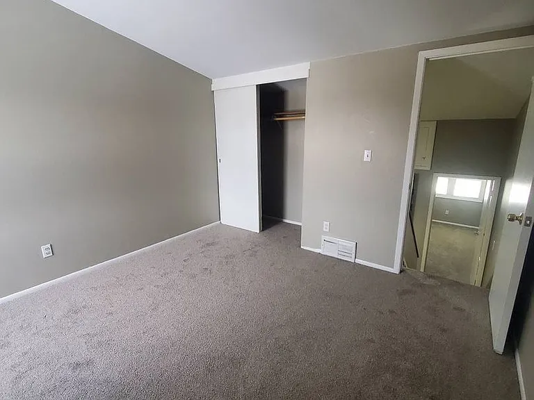 8827-9281 S Woodland Dr — Photo 2