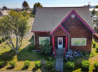 515 Spruce St, Ilwaco, WA 98624