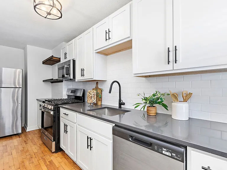 Muehlebach Apartments — Photo 18