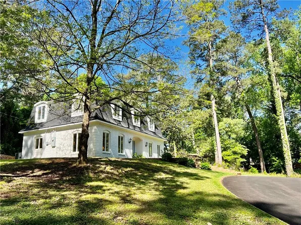 106 Hilltop Dr, Pineville, LA 71360