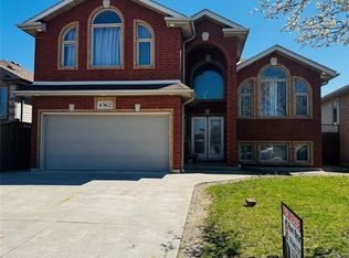 4562 Brunswick Ave, Windsor, ON N9G 3G7