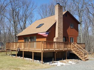 121 Deer Trl, Hawley, PA 18328