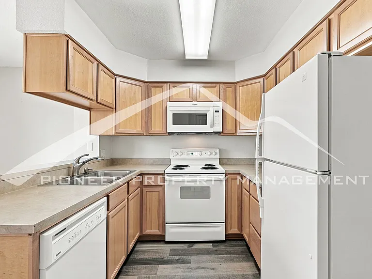 1811 S Quebec Way #51 — Photo 8