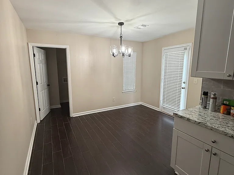7519 Sugarcreek Dr — Photo 10