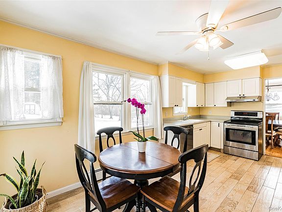 5th image of 16 Saddle Ridge Drive