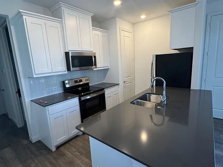 2105 McMullin Dr #2105 — Photo 5