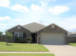 7320 S Gardenia Ave, Broken Arrow, OK 74011