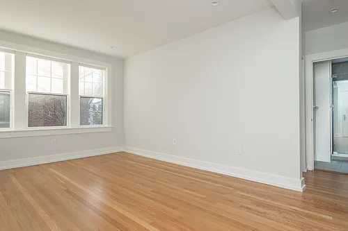 17 Frost St Photo 1