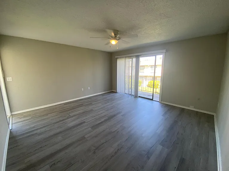6035 Village Cir #6035 — Photo 6