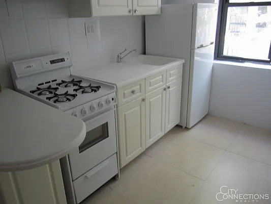 Rented by City Connections Realty | media 2