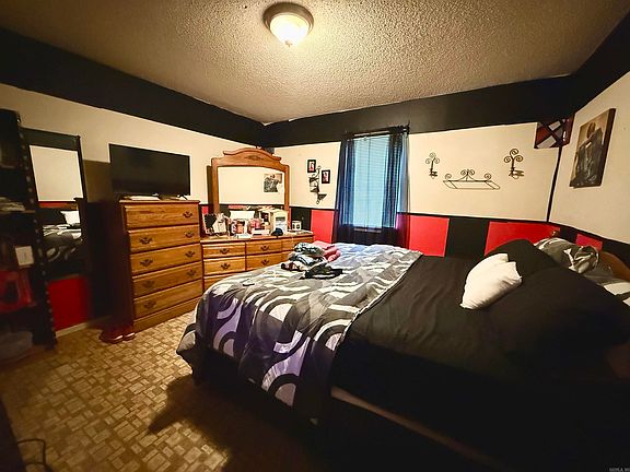 5th image of 402 N Ferguson St