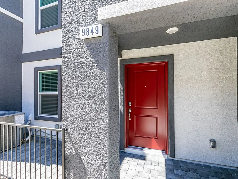 9849 Hidden Pass Ave — Photo 8