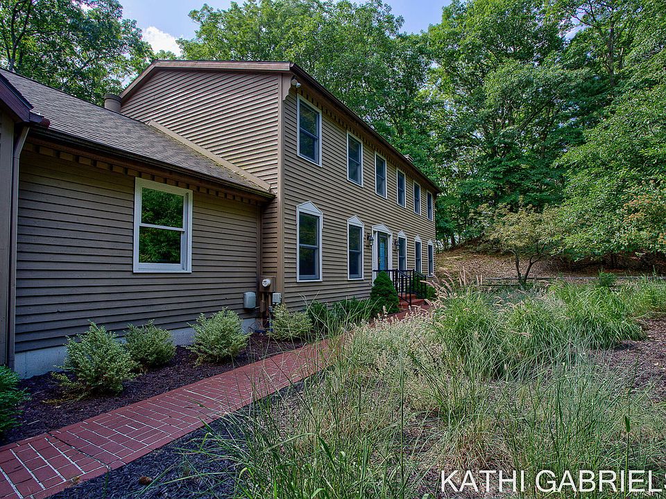 1st image of 313 Stickney Ridge Rd