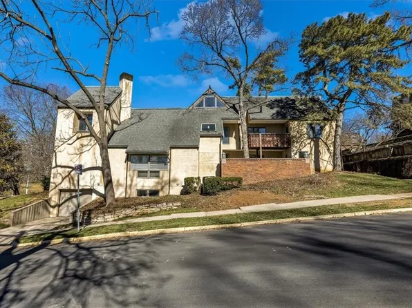 3747 Gillham Rd, Kansas City, MO 64109