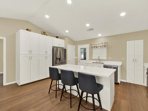 3rd image of 4851 Udell Road