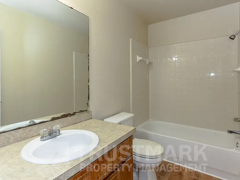 4005 Madison Dr #B — Photo 12