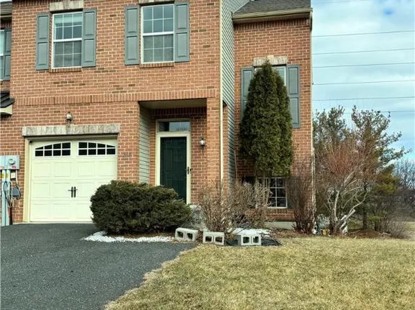 258 Milkweed Dr, Allentown, PA 18104
