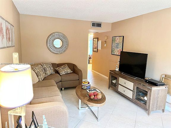 2nd image of 2042 Newcastle Dr Unit 2042-2042-C