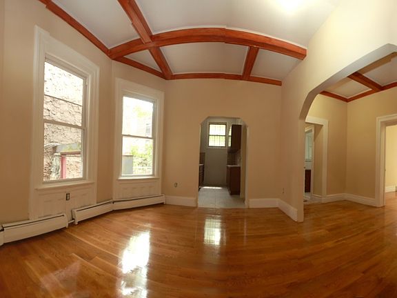 3rd image of 35 Bentley Ave