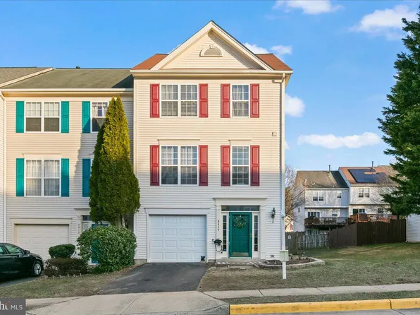 9417 Black Hawk Ct, Manassas Park, VA 20111