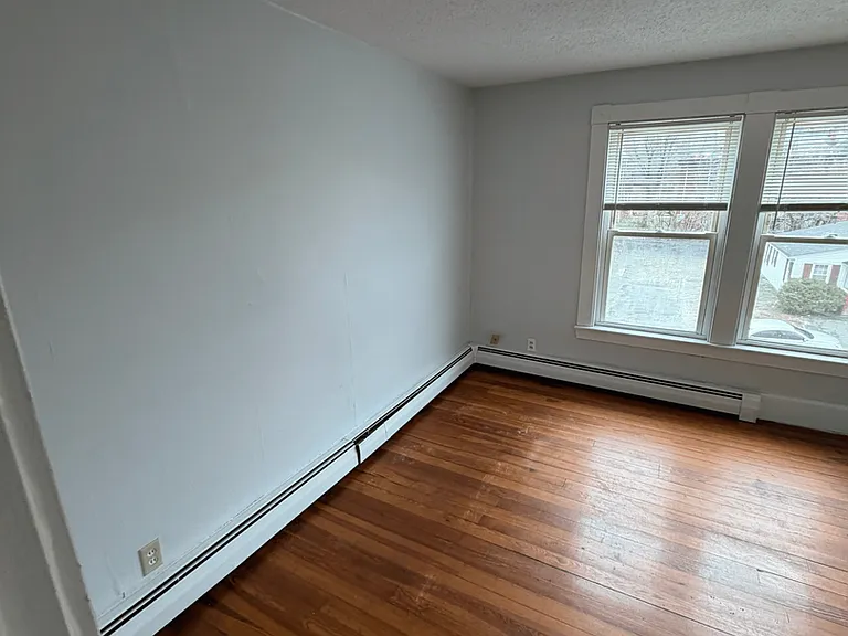 212 Waldo St — Photo 10