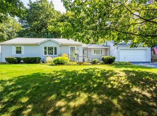 126 Valley Crest Rd, Rochester, NY 14616