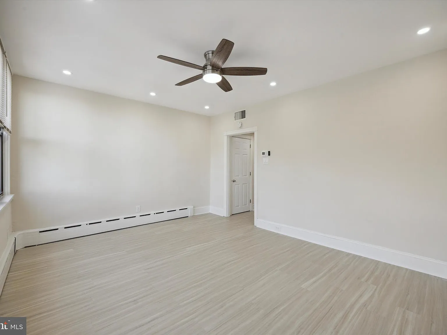 1 bed, 1374 sqft, $1,250 — Photo 3