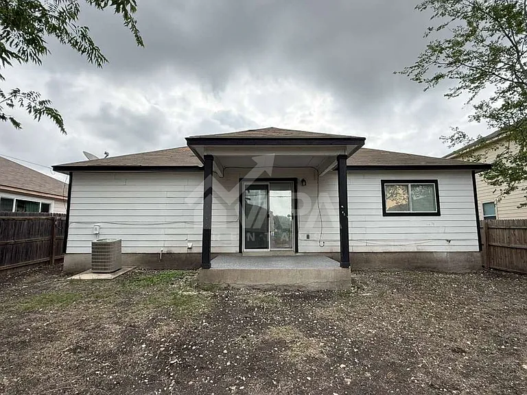 4411 Mystic Sunrise Dr — Photo 16