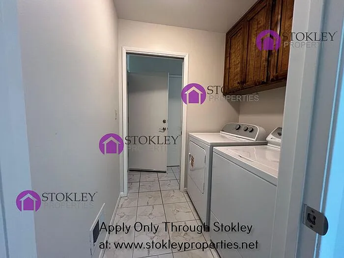 4045 Rhoda Way — Photo 28